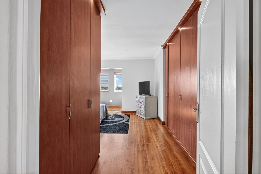 6 Bedroom Property for Sale in Olive Grove Western Cape